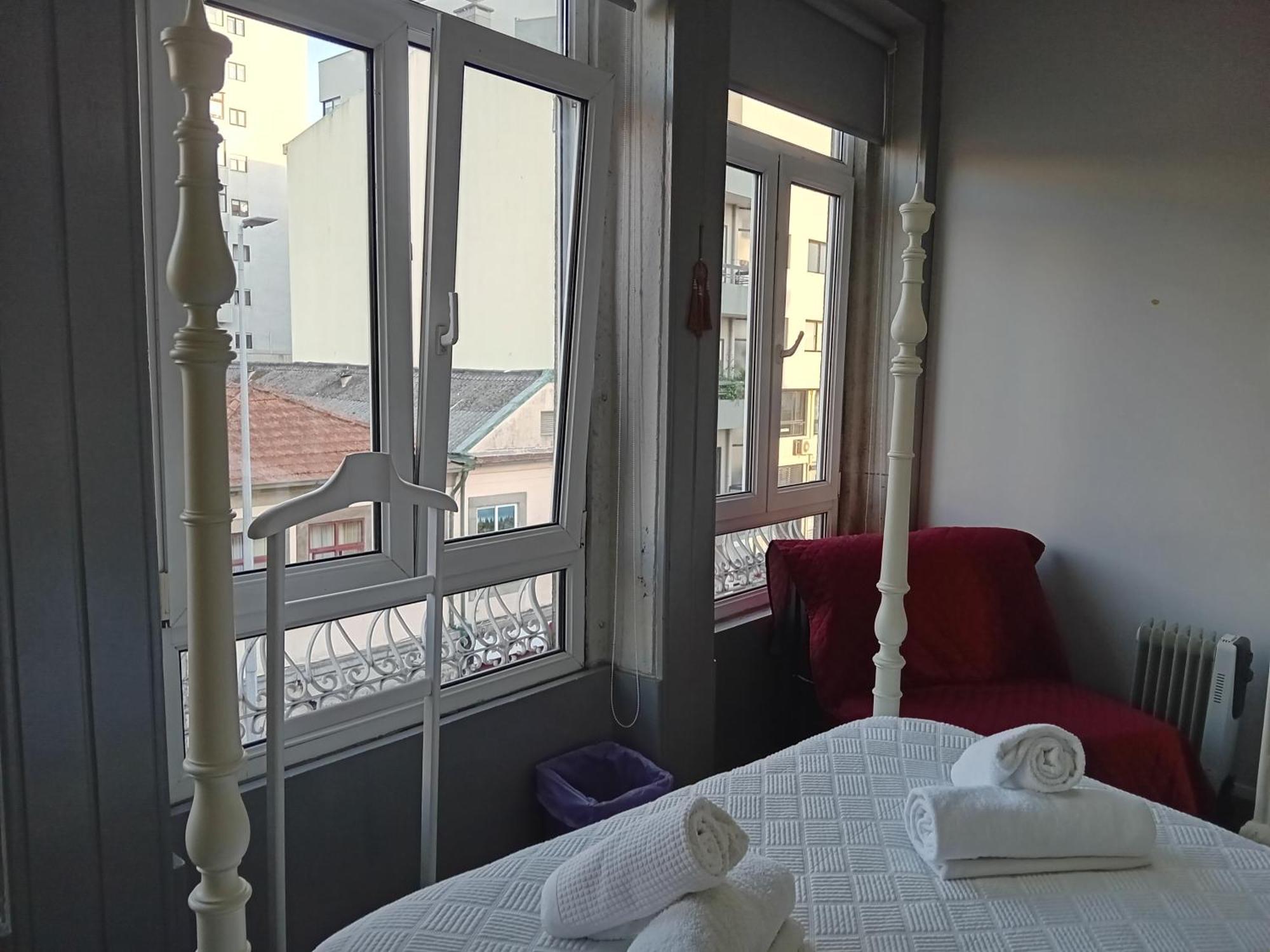 Guest House Antero De Quental - Porto — Photos 1